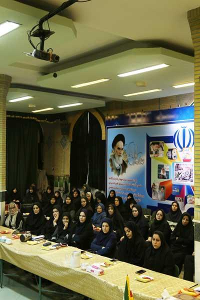 نشست همکاران دفتر انتشارات و تکنولوژی آموزشی با دکتر تورانی، ۵ اردیبهشت ۱۳۹۷