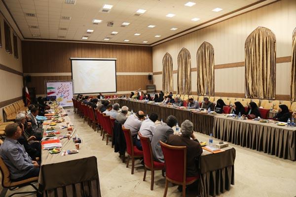 شانزدهمین نشست معاونان و نمایندگان نشریات رشد مناطق و شهرستان‌های استان تهران؛ 16 شهریور 95