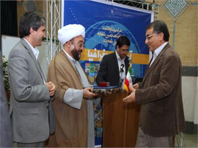 نکوداشت صدمین شماره رشد آموزش جغرافیا