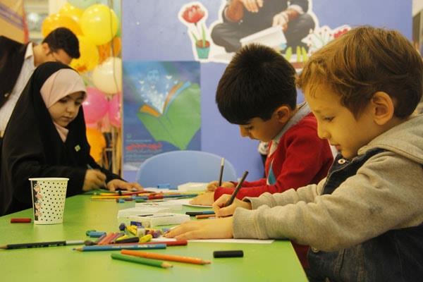 غرفه مجلات رشد در بیست‌ و سومین نمایشگاه مطبوعات، آبان ۱۳۹۶ 9