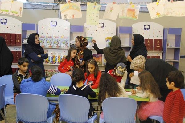 غرفه مجلات رشد در بیست‌ و سومین نمایشگاه مطبوعات، آبان ۱۳۹۶ 25