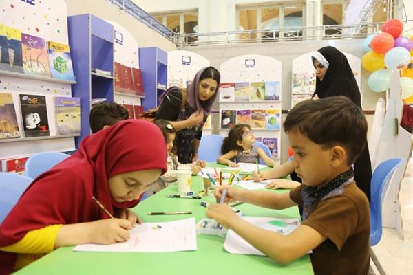 غرفه مجلات رشد در بیست‌ و سومین نمایشگاه مطبوعات، آبان ۱۳۹۶