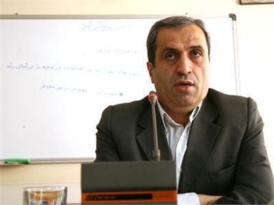 نشست «شیوه‌های فعال‌سازی مخاطبان مجلات بزرگسال رشد»، دی 90