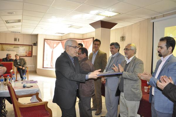 نشست هم‌اندیشی مجلات رشد با نمایندگان استان‌های بوشهر و یزد