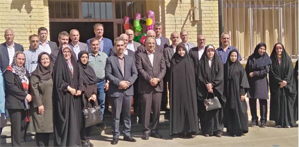 آموزش به رنگ خلاقیت؛ تقدیر از گروه «به رنگ رشد» در منطقه ۸