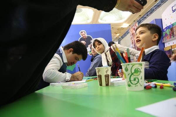 غرفه مجلات رشد در بیست‌ و سومین نمایشگاه مطبوعات، آبان ۱۳۹۶ 6