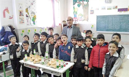 از اول، کلاس اول: گفت و گو با عباس عسگری، معلم کلاس اول