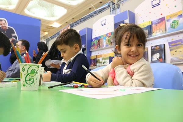 غرفه مجلات رشد در بیست‌ و سومین نمایشگاه مطبوعات، آبان ۱۳۹۶ 7