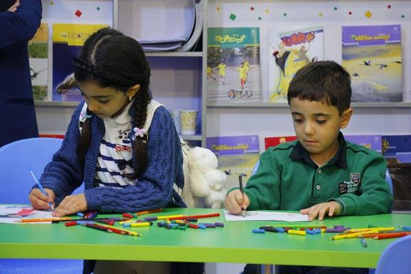 غرفه مجلات رشد در بیست‌ و سومین نمایشگاه مطبوعات، آبان ۱۳۹۶ 32