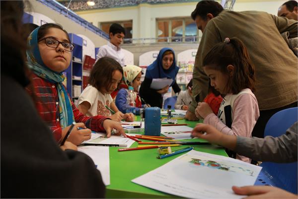 غرفه مجلات رشد در بیست‌و سومین نمایشگاه مطبوعات، آبان ۱۳۹۶