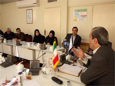 نشست «شیوه‌های فعال‌سازی مخاطبان مجلات بزرگسال رشد»، دی 90