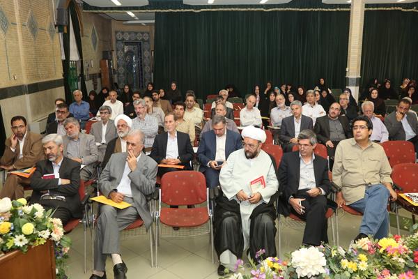 نکوداشت صدمین شماره انتشار رشد قرآن و معارف اسلامی