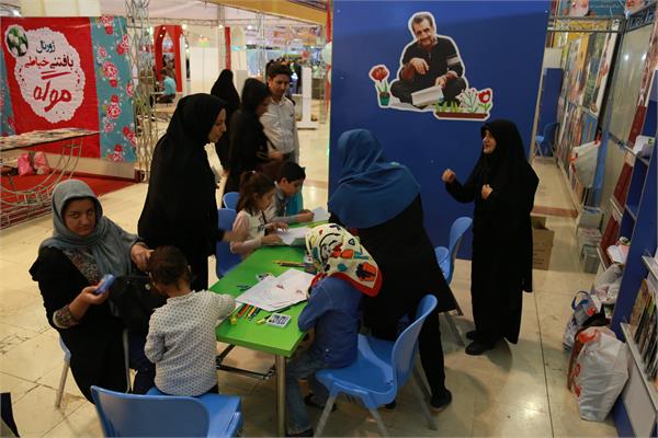 غرفه مجلات رشد در بیست‌و سومین نمایشگاه مطبوعات، آبان ۱۳۹۶