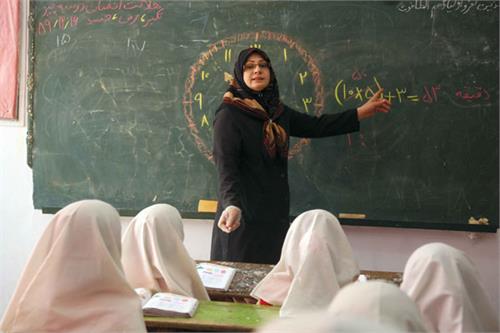 عقب نمانیم