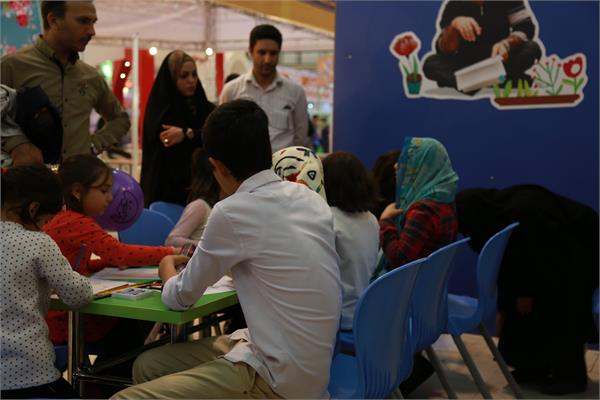 غرفه مجلات رشد در بیست‌و سومین نمایشگاه مطبوعات، آبان ۱۳۹۶