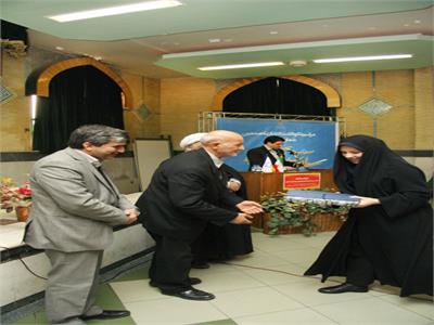 نکوداشت انتشار صدمین شماره رشد آموزش راهنمایی تحصیلی؛ 11 دی1391