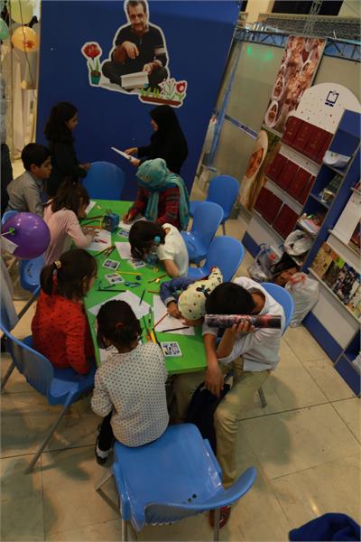 غرفه مجلات رشد در بیست‌و سومین نمایشگاه مطبوعات، آبان ۱۳۹۶