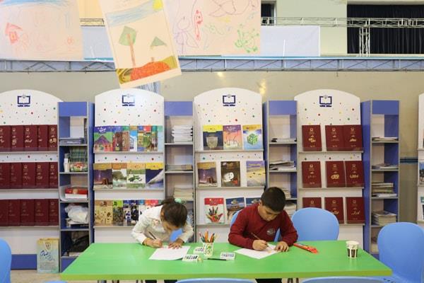 غرفه مجلات رشد در بیست‌ و سومین نمایشگاه مطبوعات، آبان ۱۳۹۶ 1