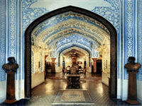 نخستین مرکز رسمی آموزش هنرهای سنتی در دوره معاصر