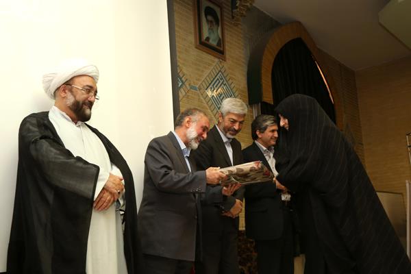 نکوداشت صدمین شماره انتشار رشد قرآن و معارف اسلامی