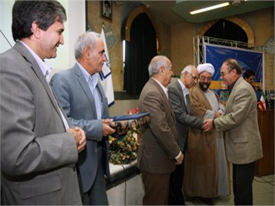 نکوداشت صدمین شماره رشد آموزش جغرافیا