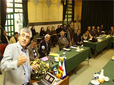 مراسم نکوداشت صدمین شماره رشد آموزش زبان