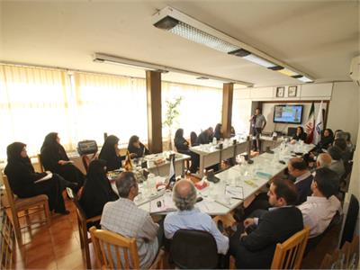 نشست علمی کاربردی بررسی مجلات آموزشی در هند و کانادا و انگلستان