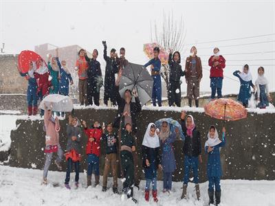 دانش‌آموزان پایه پنجم دبستان شهید افشار، شهر کرسف، استان زنجان