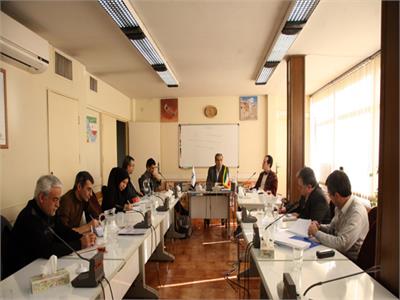 نشست «شیوه‌های فعال‌سازی مخاطبان مجلات بزرگسال رشد»، دی 90