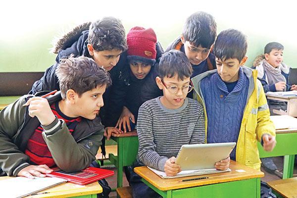 هوش مصنوعی سر میز گفت‌وگو