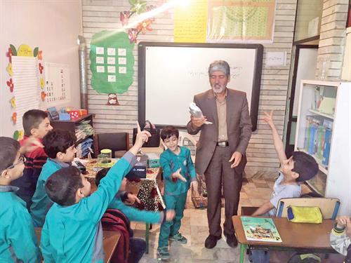آموزگار ماندگار: گفت و گو با سید داوود میرشفیعى لنگرى، معلم ماندگار استان مازندران