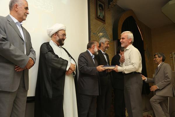 نکوداشت صدمین شماره انتشار رشد قرآن و معارف اسلامی