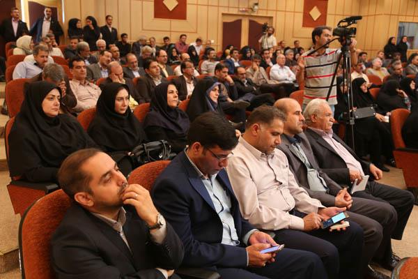 مراسم رونمایی از کتاب در تمنای یادگیری؛ 9 شهریور 95؛ شرکت افست