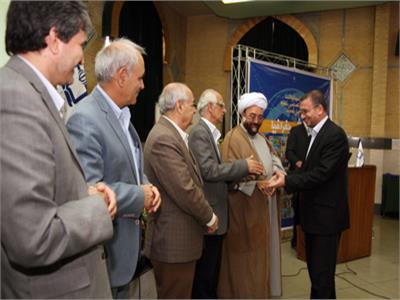 نکوداشت صدمین شماره رشد آموزش جغرافیا