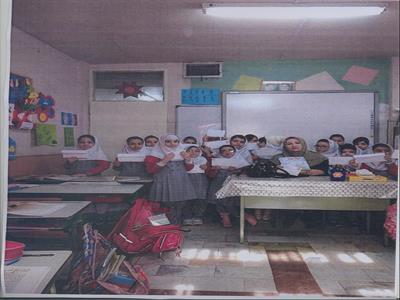 دانش‌آموزان دبستان آیین مهر، تهران