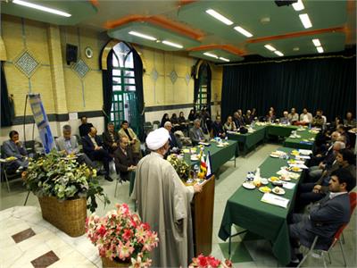 مراسم نکوداشت صدمین شماره رشد آموزش زبان