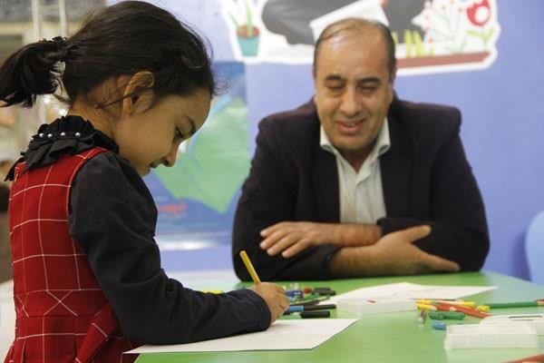 غرفه مجلات رشد در بیست‌ و سومین نمایشگاه مطبوعات، آبان ۱۳۹۶ 12