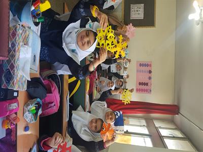 دانش آموزان دبستان بنت الهدی؛ منطقه ۸ تهران