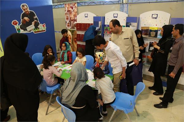 غرفه مجلات رشد در بیست‌و سومین نمایشگاه مطبوعات، آبان ۱۳۹۶