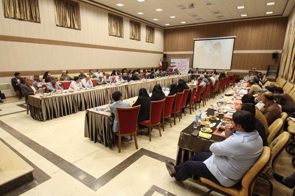 شانزدهمین نشست معاونان و نمایندگان نشریات رشد مناطق و شهرستان‌های استان تهران؛ 16 شهریور 95