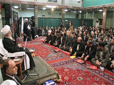 مراسم رونمایی از مجموعه تاریخ امام حسین (ع)