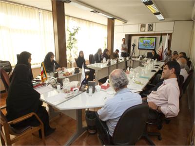 نشست علمی کاربردی بررسی مجلات آموزشی در هند و کانادا و انگلستان