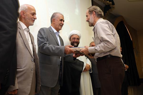 نکوداشت صدمین شماره انتشار رشد قرآن و معارف اسلامی