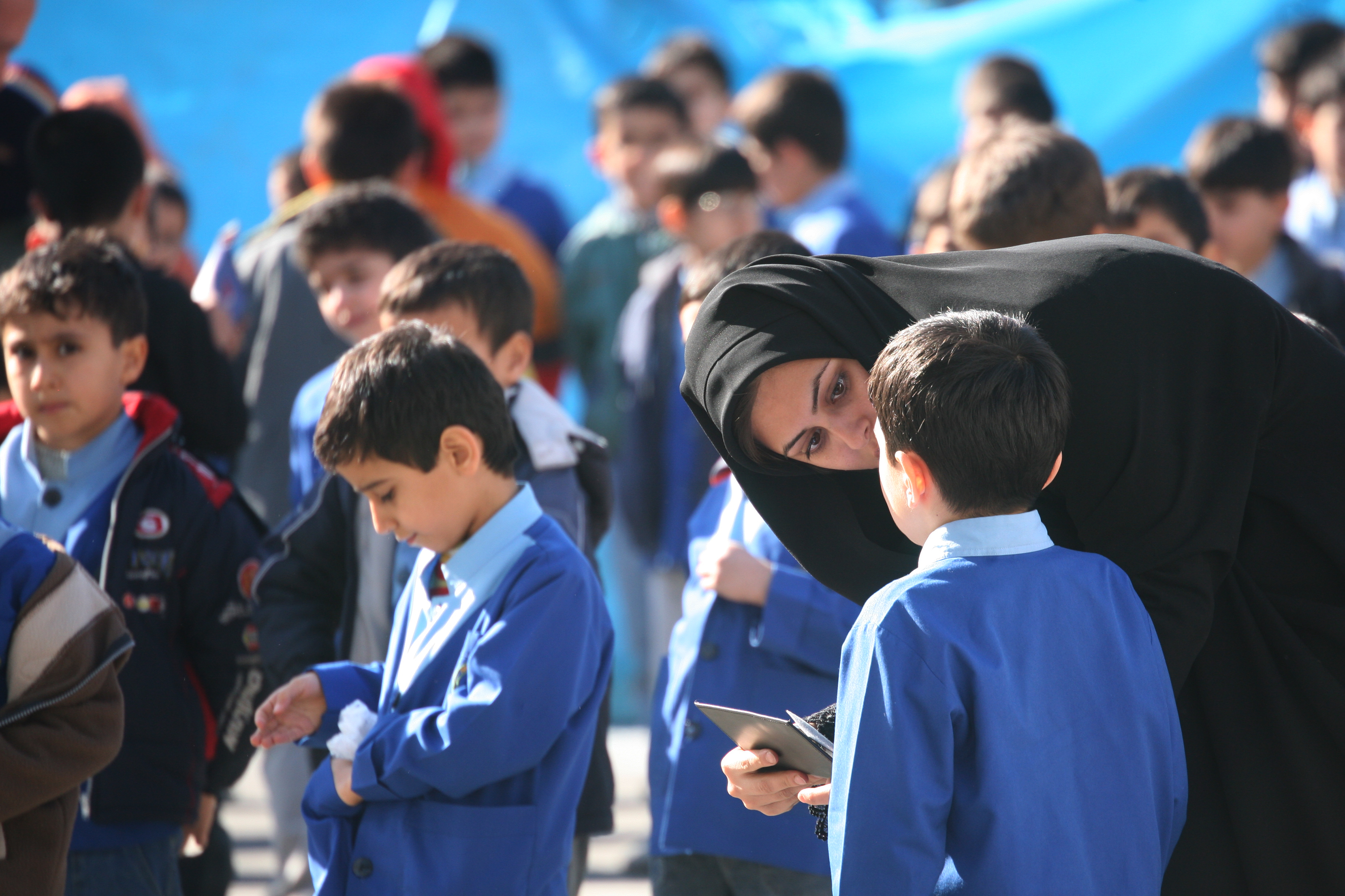 کودک حرف دلش را به هم‌قدش می‌گوید (عکس 3)