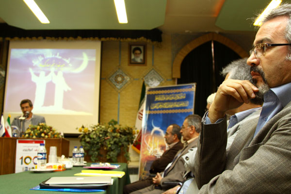 مراسم نکوداشت صدمین شماره رشد آموزش زبان