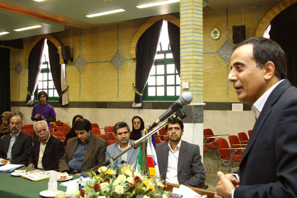 مراسم نکوداشت صدمین شماره رشد آموزش زبان