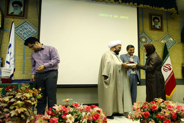 مراسم نکوداشت صدمین شماره رشد آموزش زبان