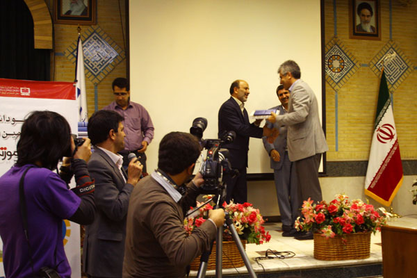 مراسم نکوداشت صدمین شماره رشد آموزش زبان