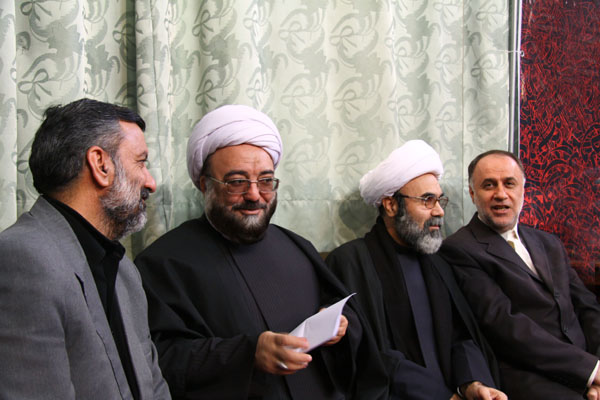 مراسم رونمایی از مجموعه تاریخ امام حسین (ع)