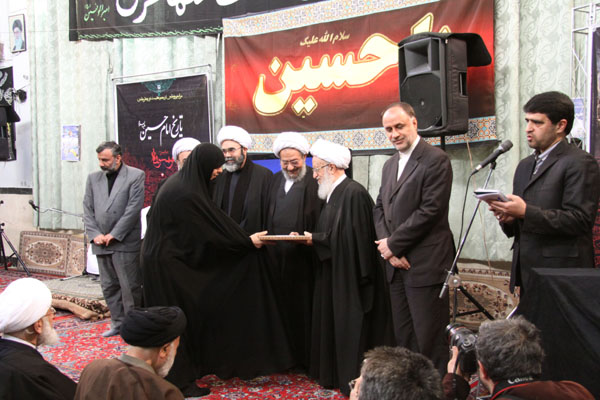 مراسم رونمایی از مجموعه تاریخ امام حسین (ع)